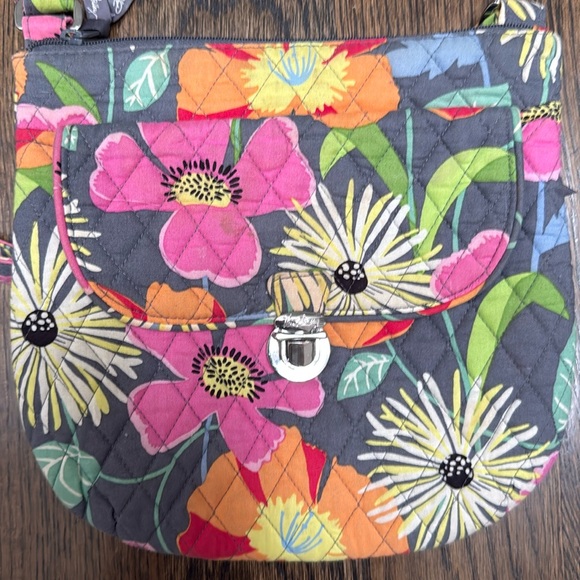 Vera Bradley Handbags - Vera Bradly Zippered Crossbody Floral Bag